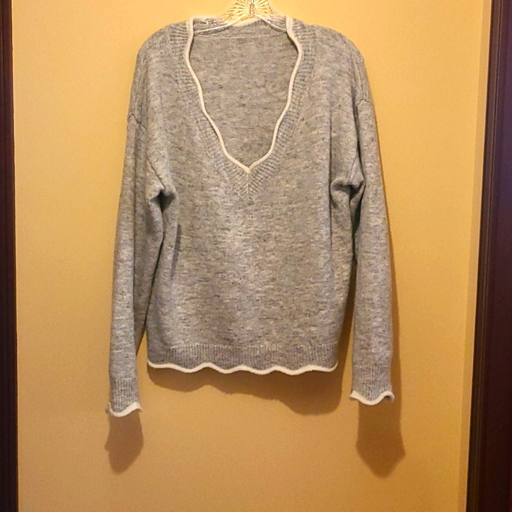 Gray v neck sweater